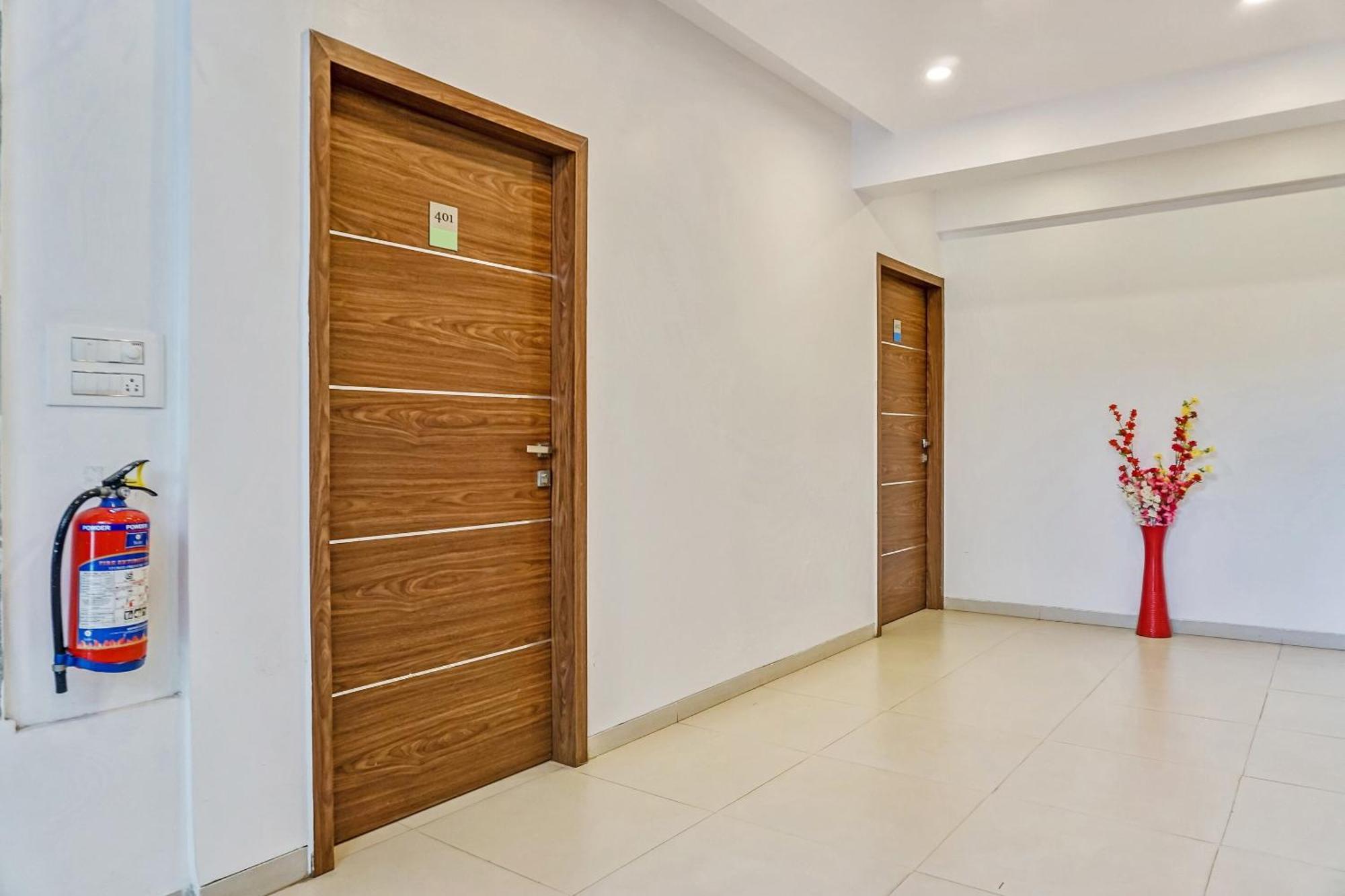 Super Townhouse The Upper Room Near Pune Airport Lohogaon Bagian luar foto