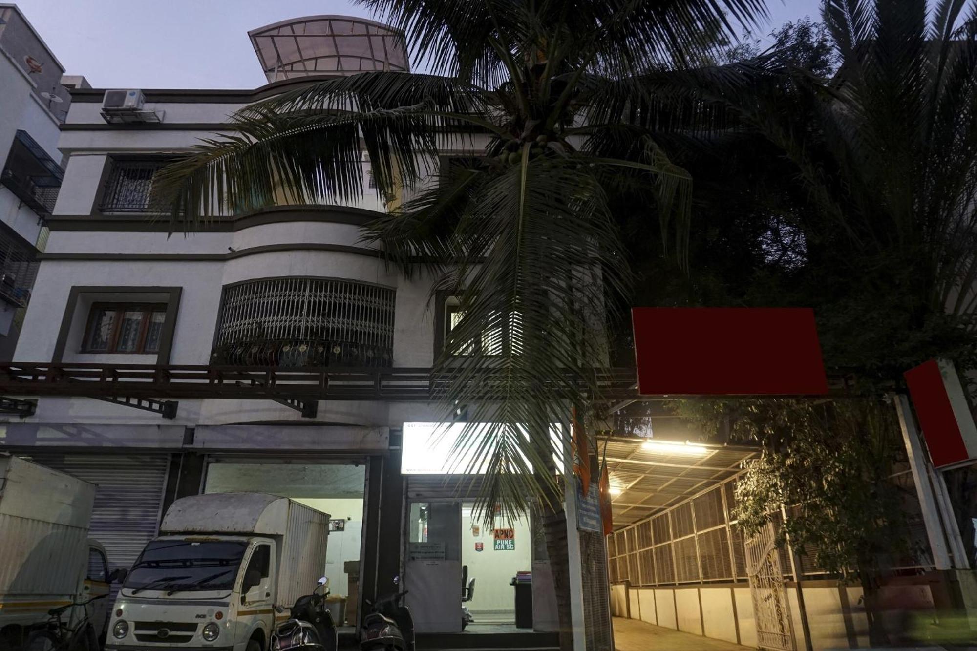 Super Townhouse The Upper Room Near Pune Airport Lohogaon Bagian luar foto