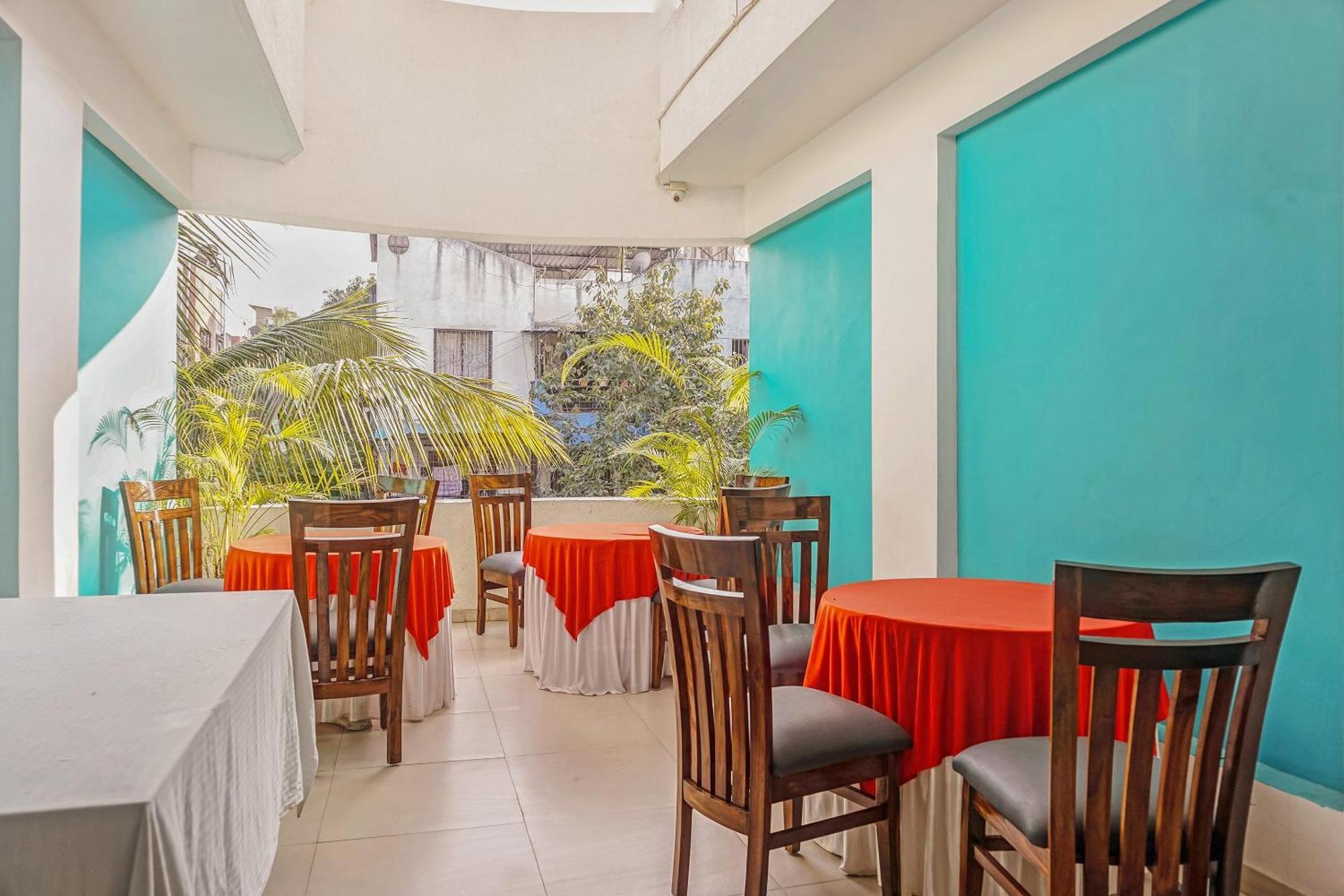 Super Townhouse The Upper Room Near Pune Airport Lohogaon Bagian luar foto