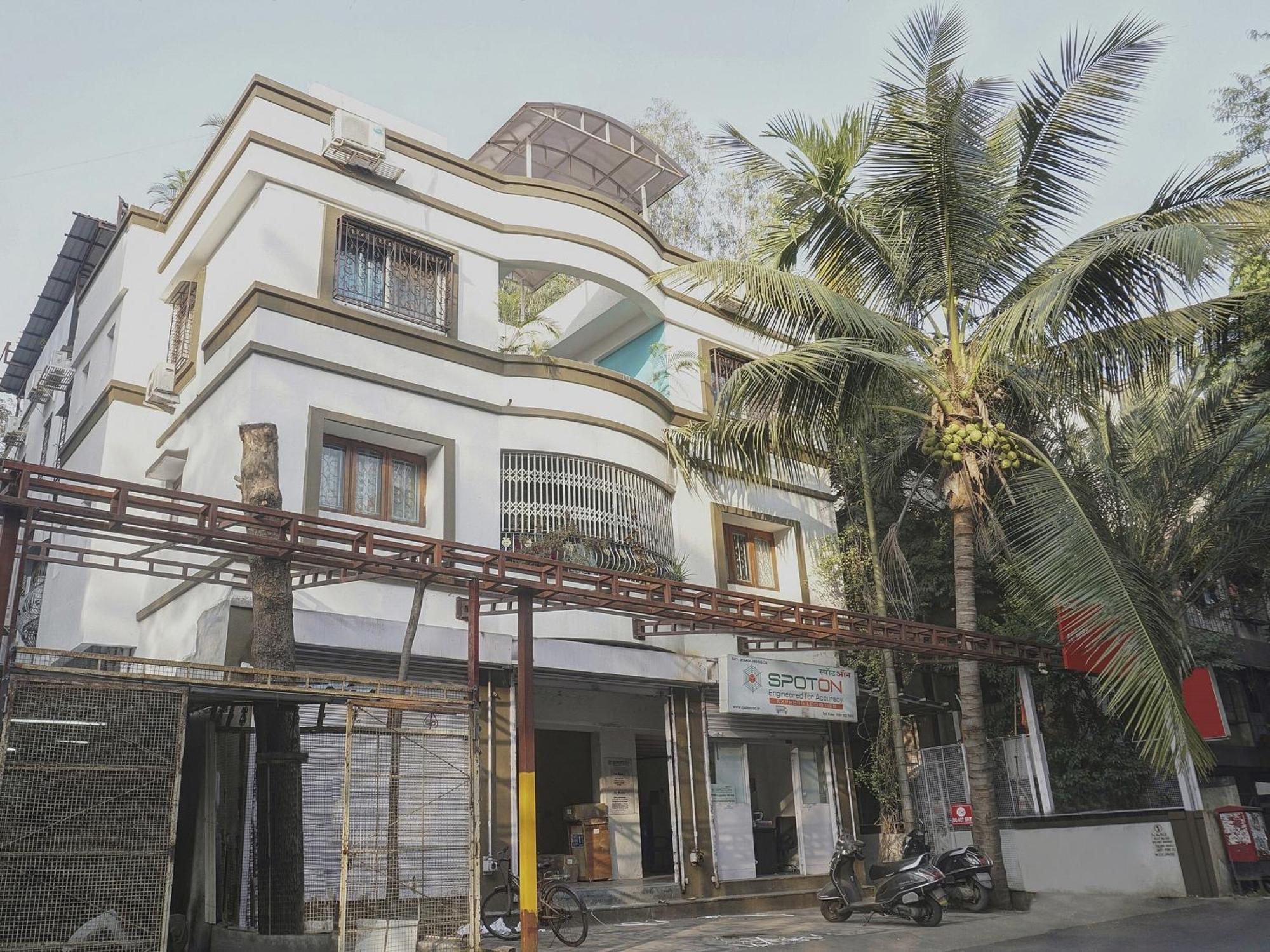 Super Townhouse The Upper Room Near Pune Airport Lohogaon Bagian luar foto