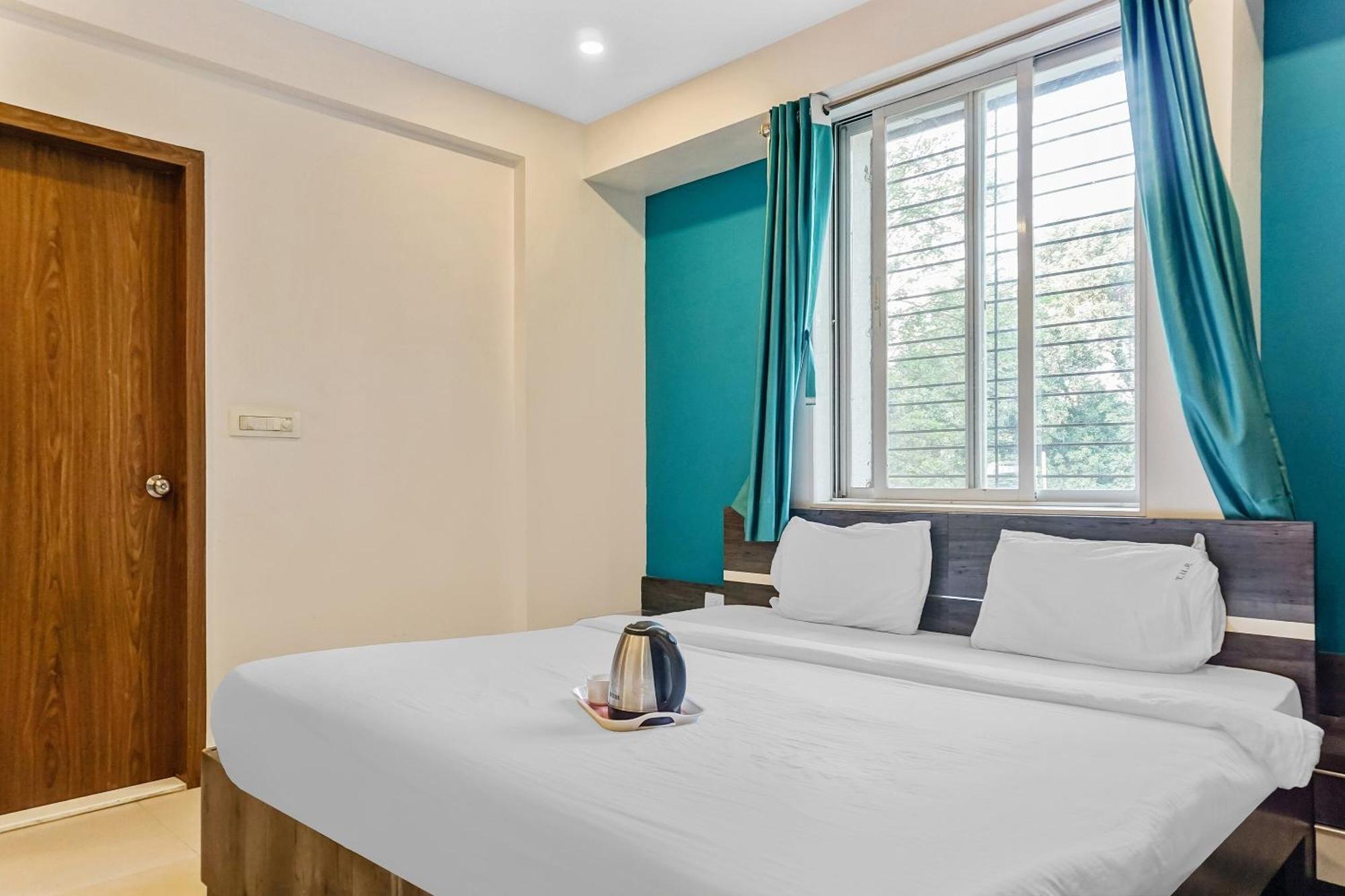 Super Townhouse The Upper Room Near Pune Airport Lohogaon Bagian luar foto