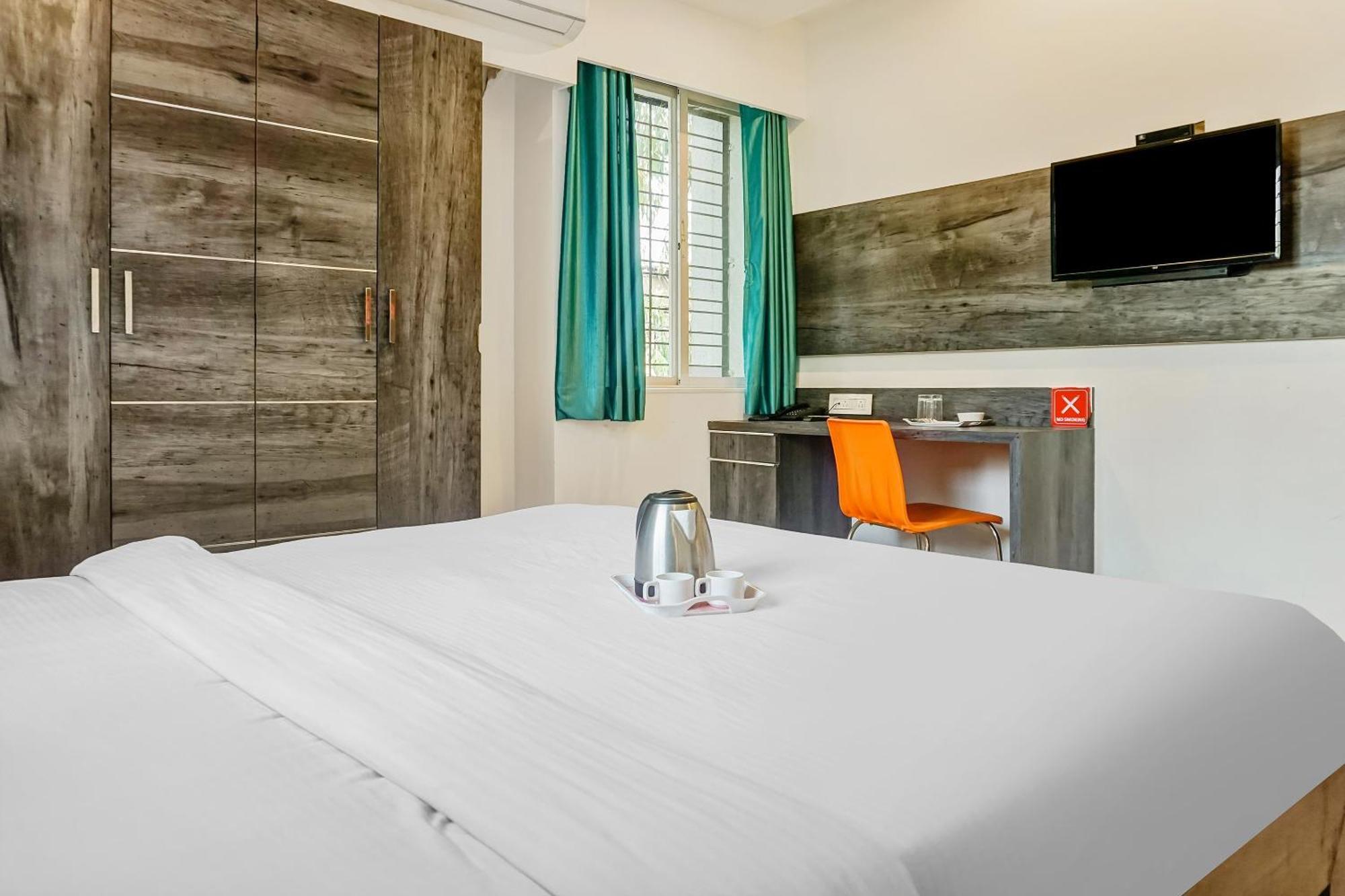 Super Townhouse The Upper Room Near Pune Airport Lohogaon Bagian luar foto