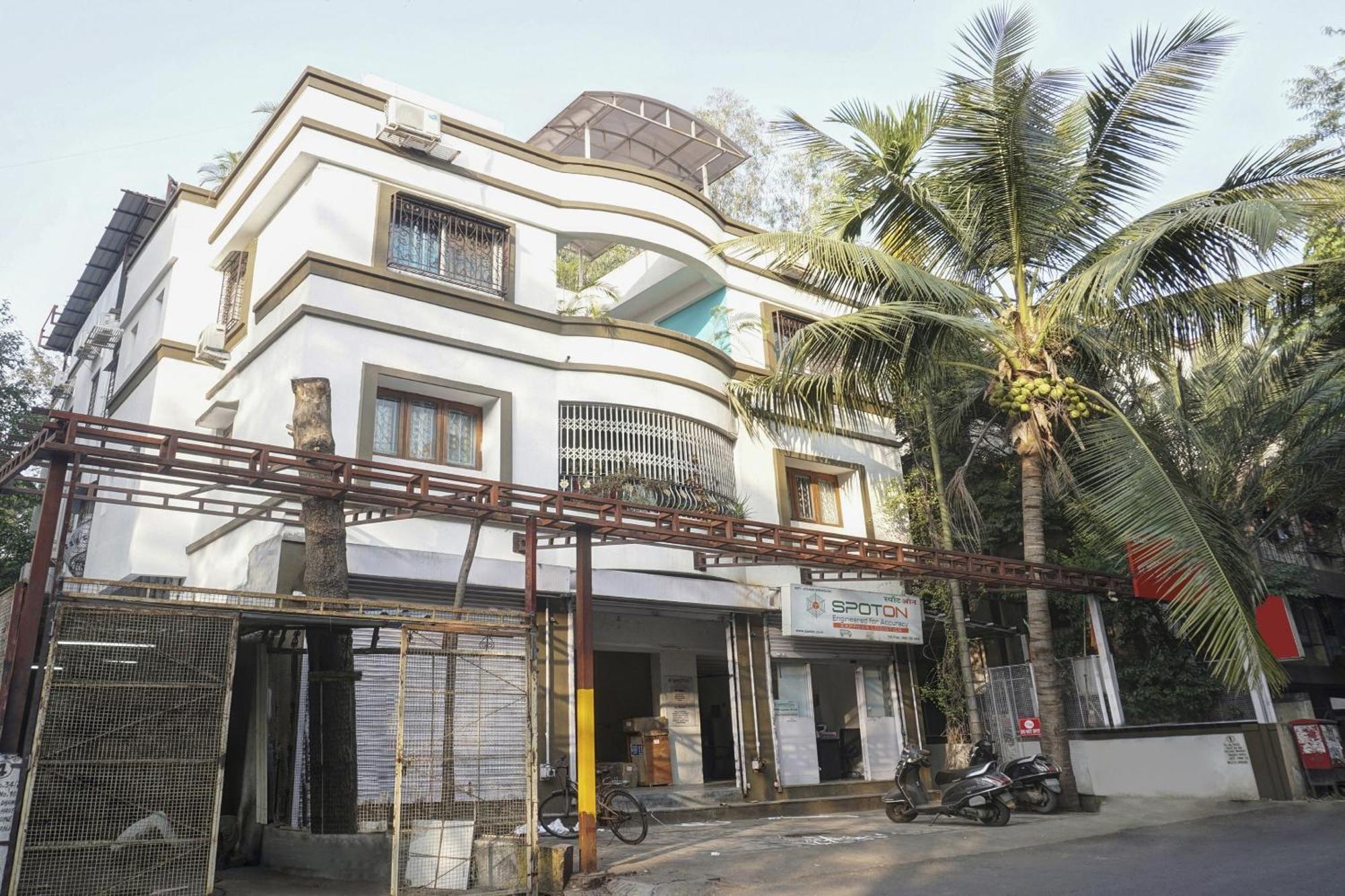 Super Townhouse The Upper Room Near Pune Airport Lohogaon Bagian luar foto